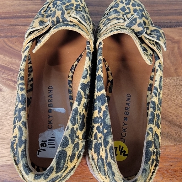 Lucky Brand Tamio Leopard Print Suede Flat Loafer in Inca Gold Size 7.5 - Picture 13 of 16